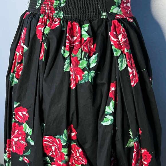 Vintage Style Rose Skirt - Picture 2 of 2